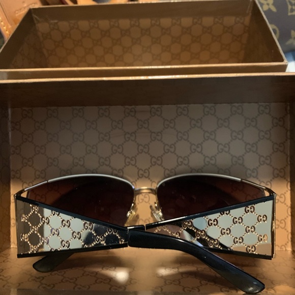 Gucci Sunglasses 😎😎😎 - Picture 3 of 6